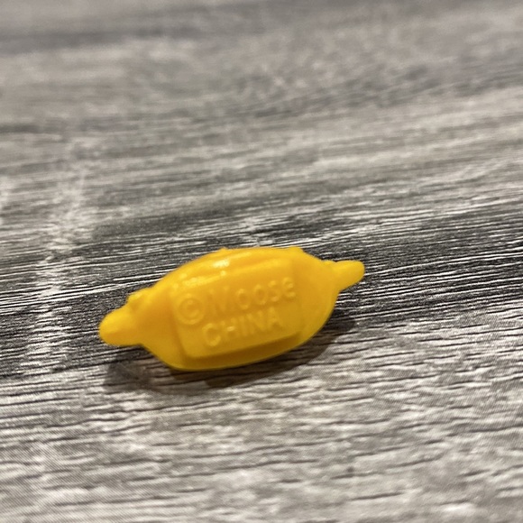 Shopkins | International Food Yellow Humpty Dumpling (3-095) - Mini Figure - Picture 4 of 4